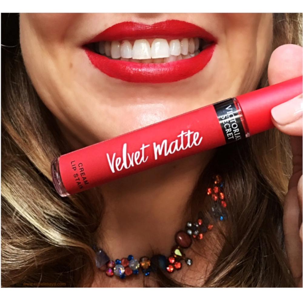 Victoria Secret Mate Lipstick. DESIRE